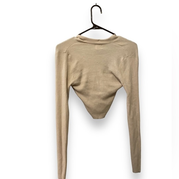 UO Dreamers Bu Debut Sweater Womens Small Taupe Knot Front Cropped Long Sleeve M - Picture 3 of 7